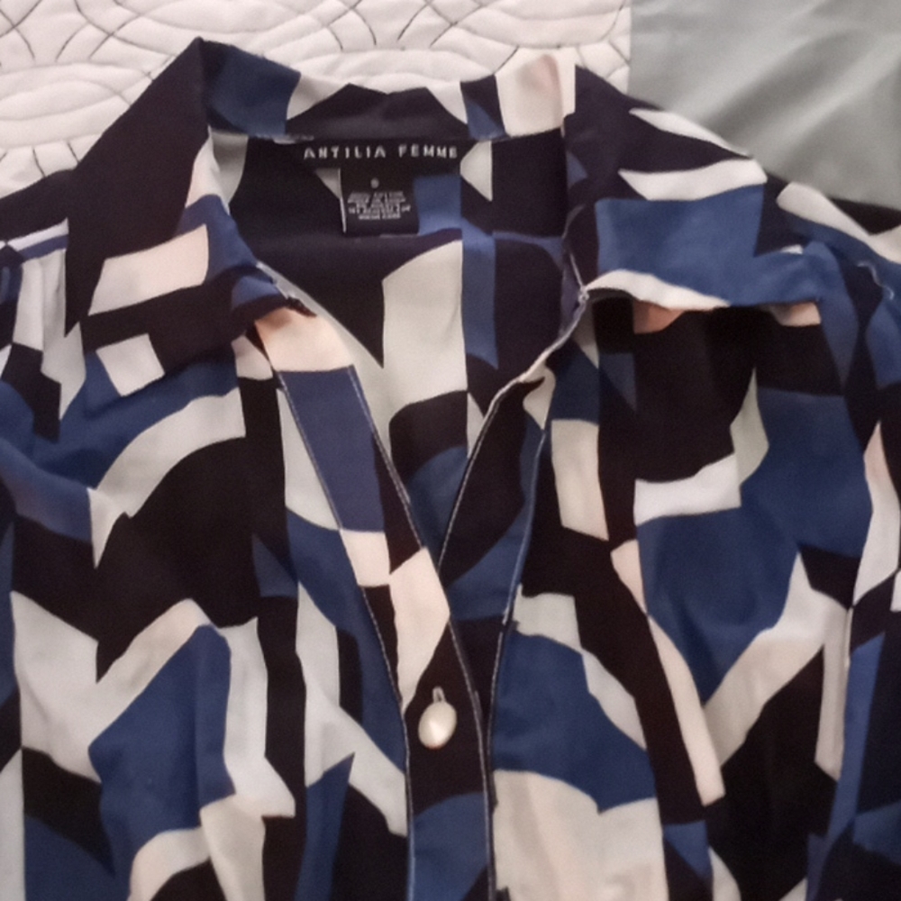 2 Blouses - Picture 3 of 4
